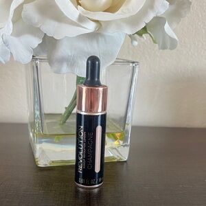 Revolution Champagne Liquid Highlighter